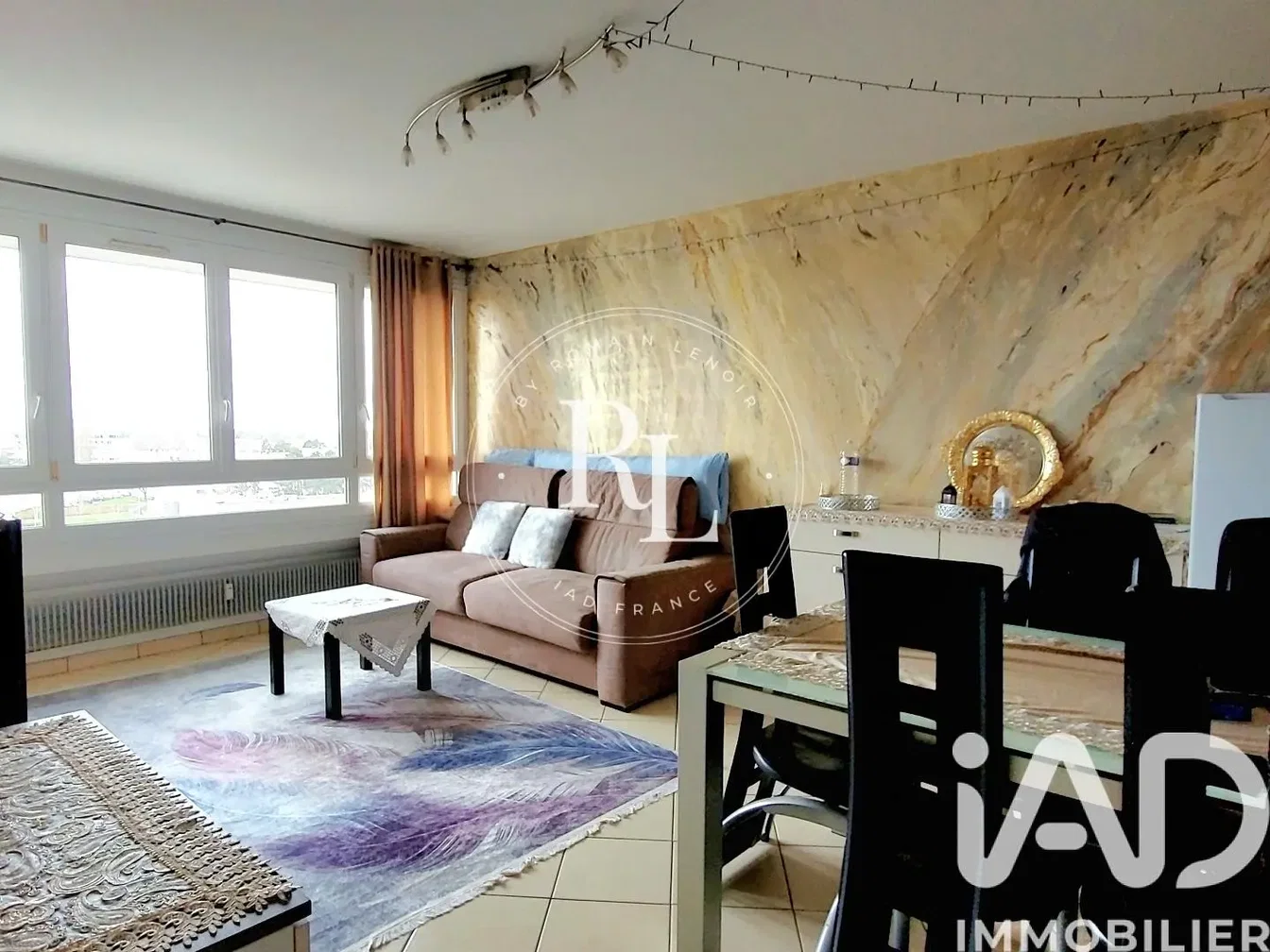 Salon; parquet, lumière naturelle, style moderne