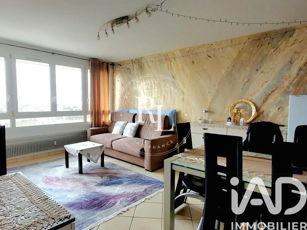 Salon; parquet, lumière naturelle, style moderne