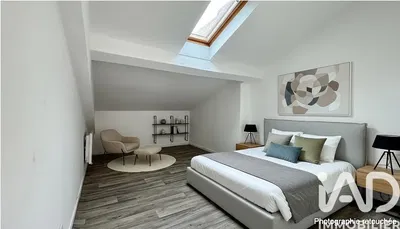 Cuisine; électroménager, parquet, lumière naturelle, style moderne