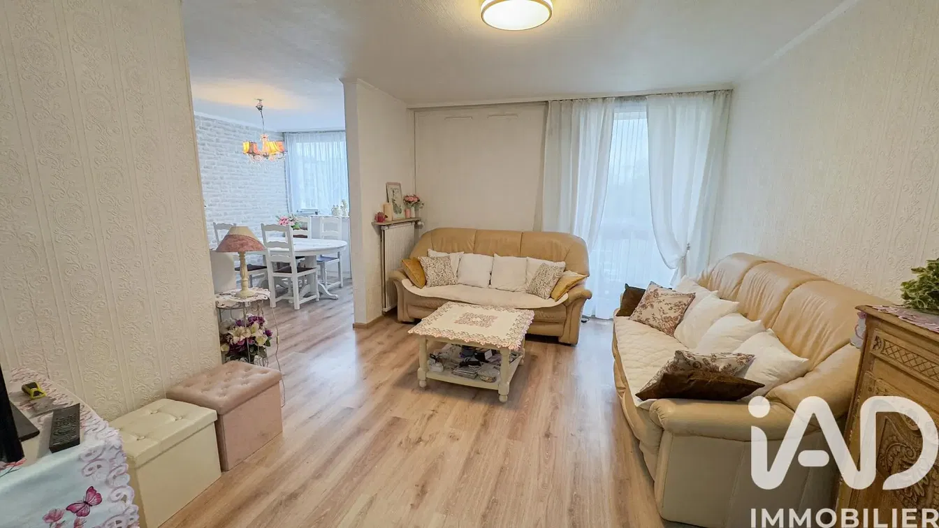 مطبخ; أجهزة المطبخ, أرضية خشبية, ضوء طبيعي, أسلوب عصري