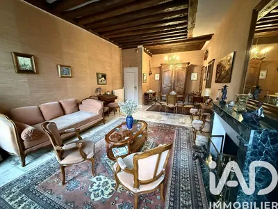 Cuisine; électroménager, parquet, lumière naturelle, style moderne