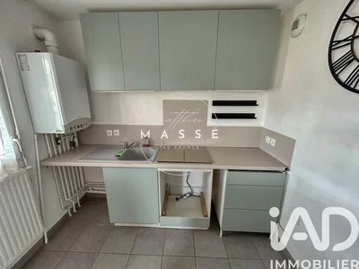 Salon; parquet, lumière naturelle, style moderne