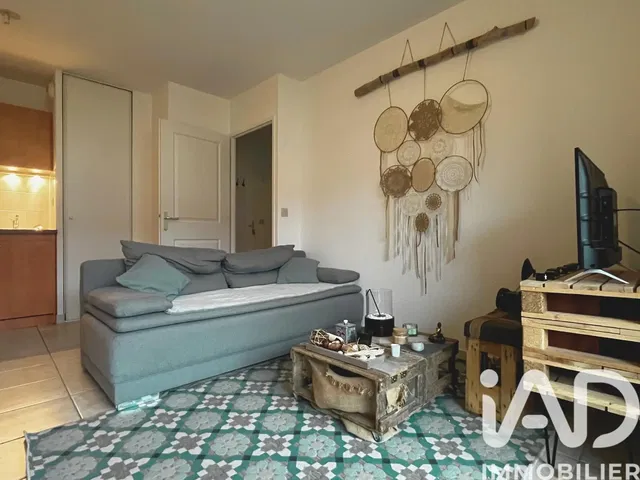 Wohnzimmer; holzboden, tageslicht, moderner stil