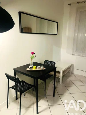 Küche; küchengeräte, holzboden, tageslicht, moderner stil