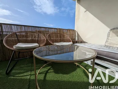 Küche; küchengeräte, holzboden, tageslicht, moderner stil