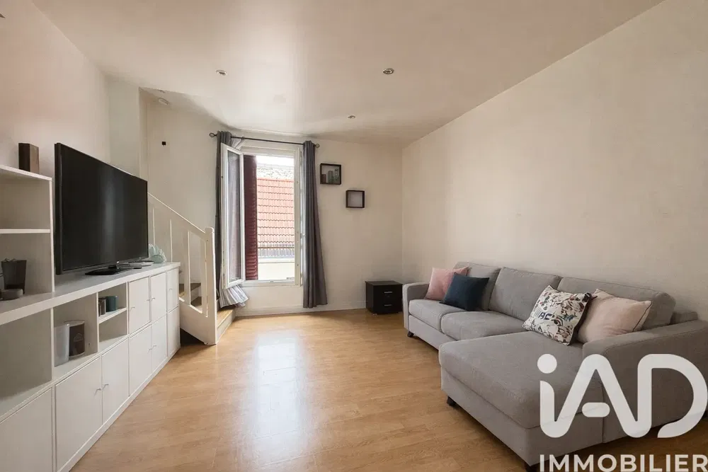 مطبخ; أجهزة المطبخ, أرضية خشبية, ضوء طبيعي, أسلوب عصري