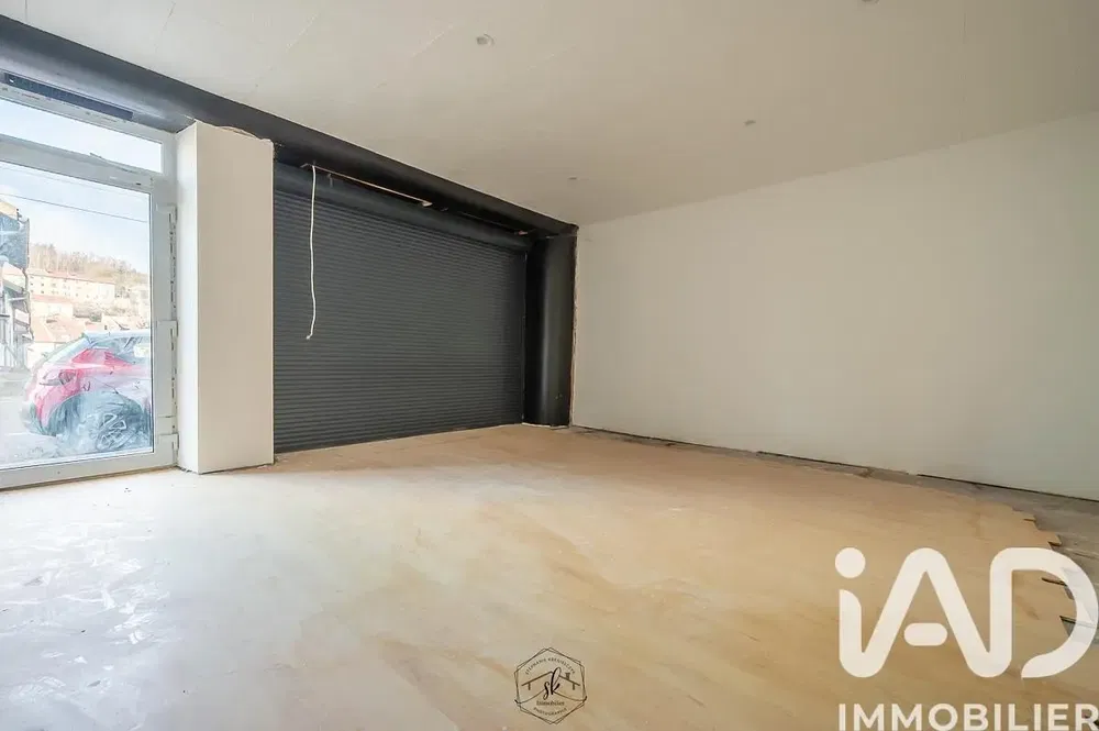 مطبخ; أجهزة المطبخ, أرضية خشبية, ضوء طبيعي, أسلوب عصري