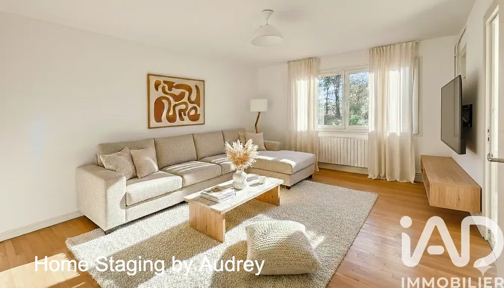 Cuisine; électroménager, parquet, lumière naturelle, style moderne