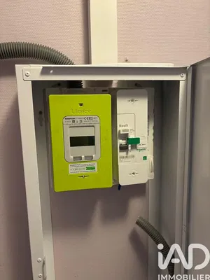 مطبخ; أجهزة المطبخ, أرضية خشبية, ضوء طبيعي, أسلوب عصري