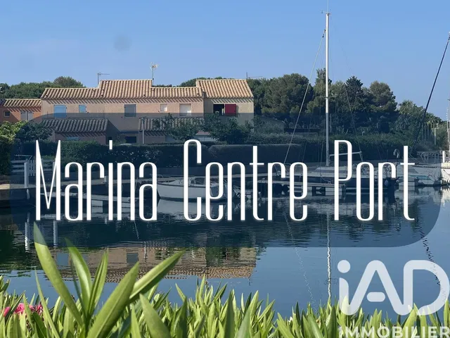 مطبخ; أجهزة المطبخ, أرضية خشبية, ضوء طبيعي, أسلوب عصري