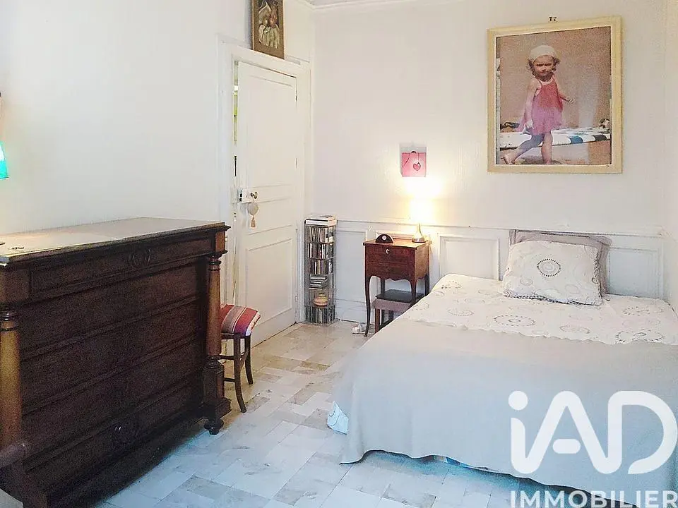 Cuisine; électroménager, parquet, lumière naturelle, style moderne