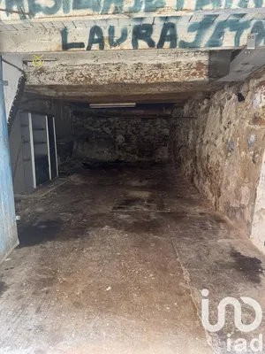 Σαλόνι; ξύλινο πάτωμα, φυσικό φως, μοντέρνο στυλ