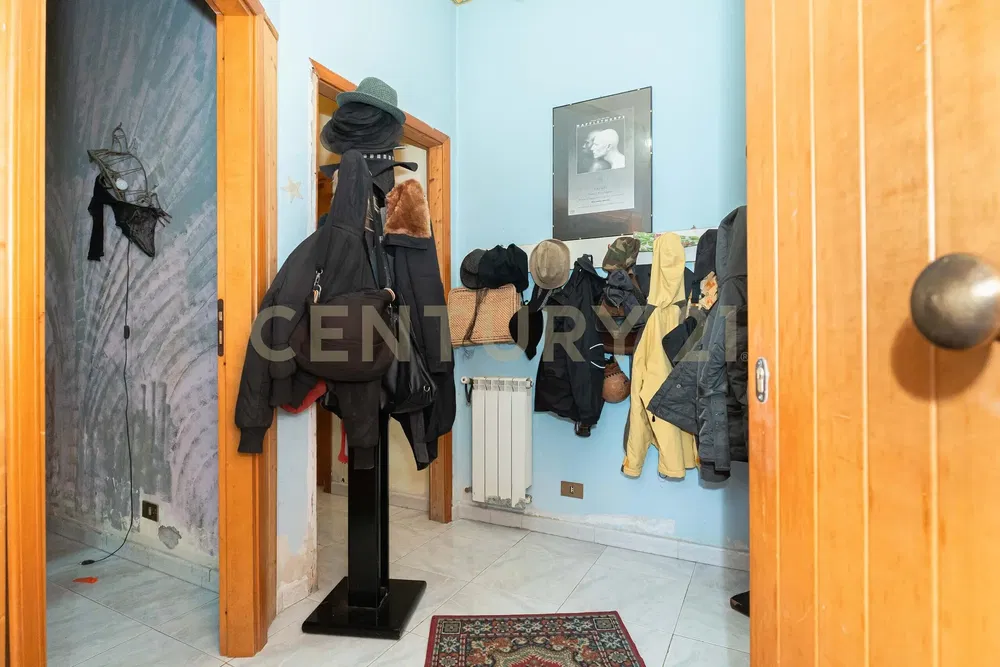 Cuisine; électroménager, parquet, lumière naturelle, style moderne