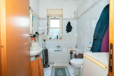 Cuisine; électroménager, parquet, lumière naturelle, style moderne