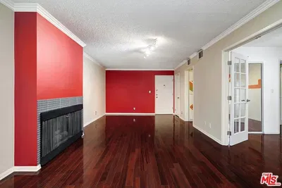 Cuisine; électroménager, parquet, lumière naturelle, style moderne