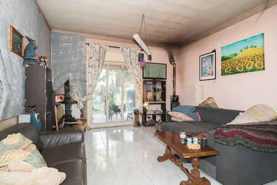 Salon; parquet, lumière naturelle, style moderne