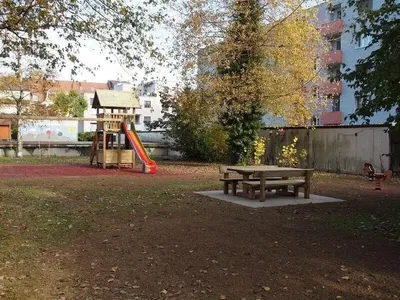 Cuisine; électroménager, parquet, lumière naturelle, style moderne