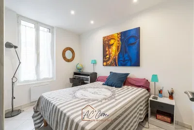 Cuisine; électroménager, parquet, lumière naturelle, style moderne