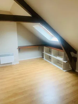 Cuisine; électroménager, parquet, lumière naturelle, style moderne