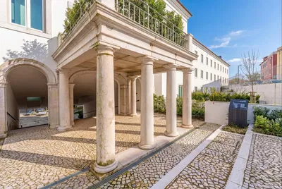 Дневна соба; дрвени под, природно светло, модерни стил