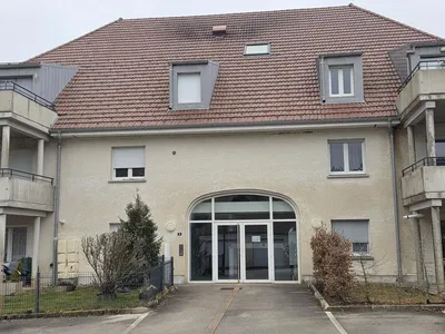 Küche; küchengeräte, holzboden, tageslicht, moderner stil