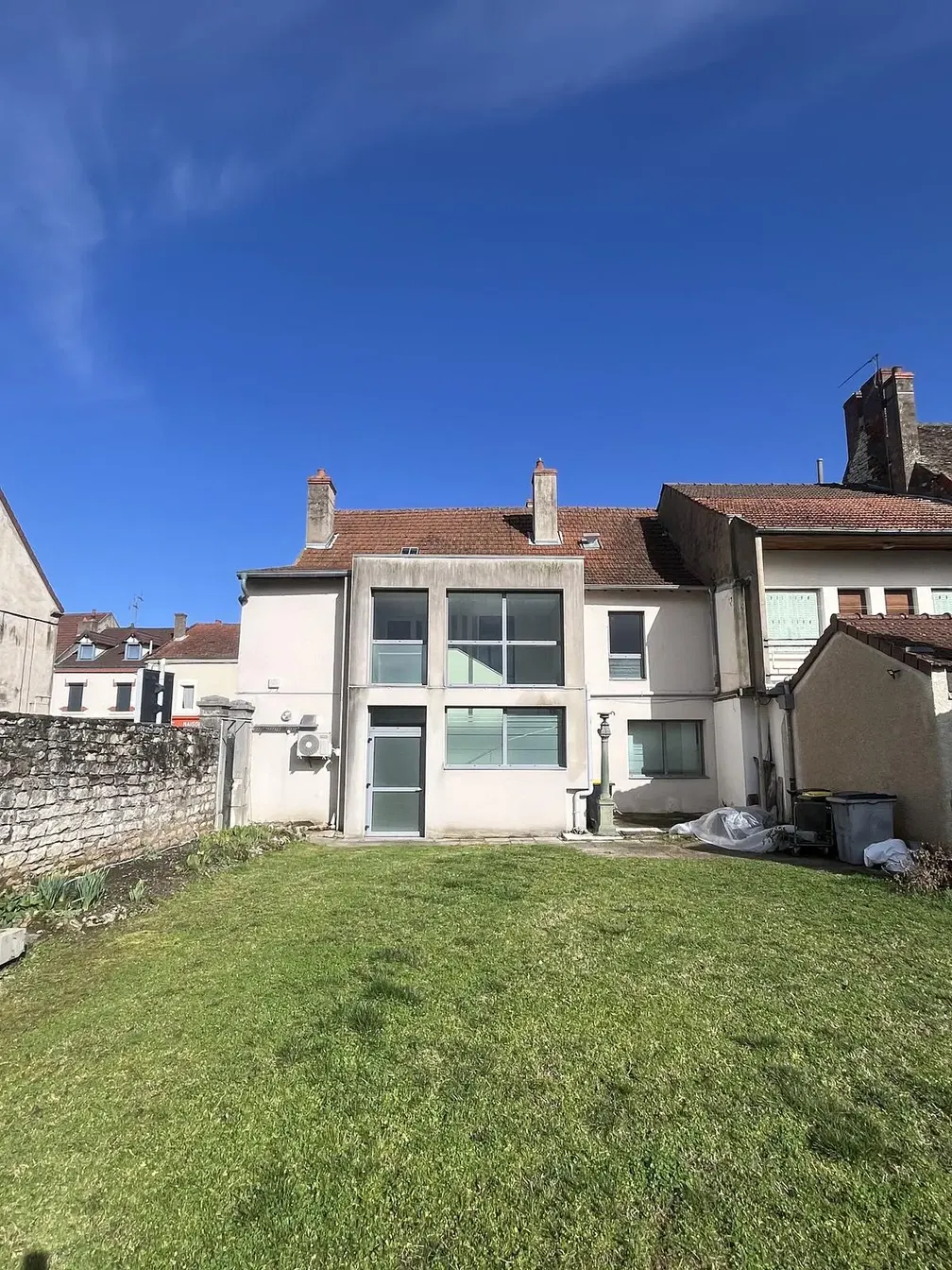 Küche; küchengeräte, holzboden, tageslicht, moderner stil