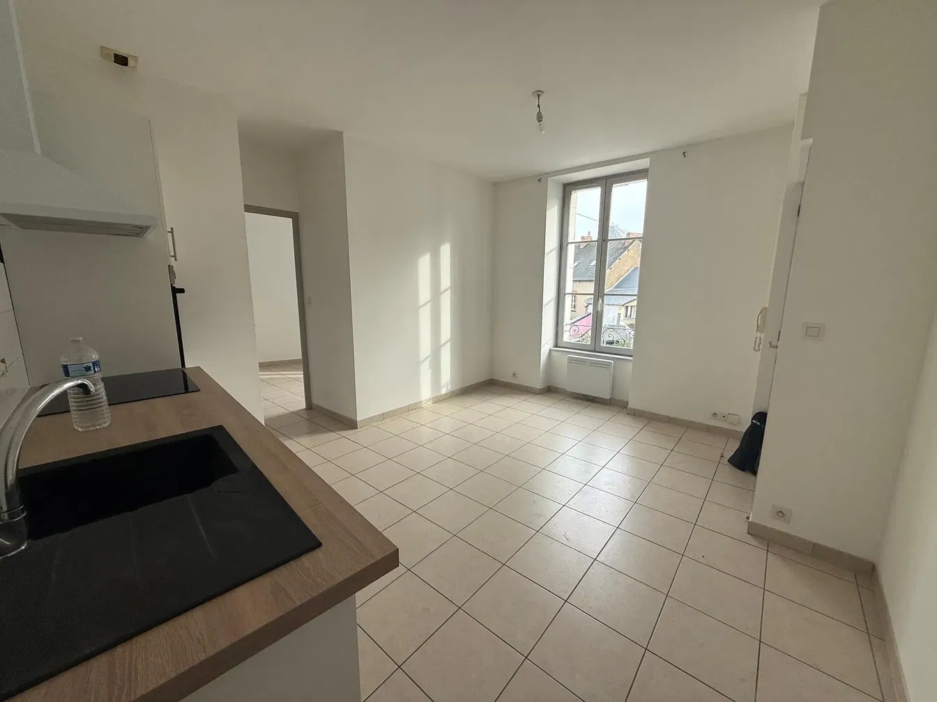 Küche; küchengeräte, holzboden, tageslicht, moderner stil