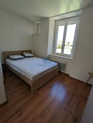 Küche; küchengeräte, holzboden, tageslicht, moderner stil