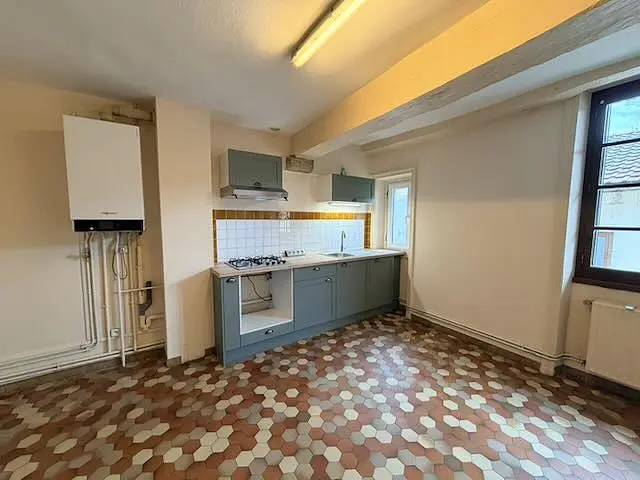 Küche; küchengeräte, holzboden, tageslicht, moderner stil