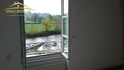 Cuisine; électroménager, parquet, lumière naturelle, style moderne