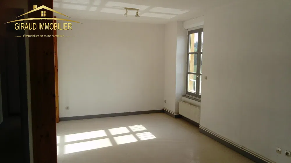 Cuisine; électroménager, parquet, lumière naturelle, style moderne