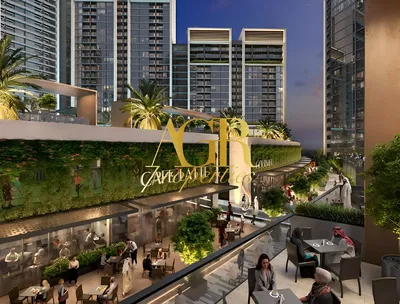 Kuchyně; kuchyňské spotřebiče, dřevěná podlaha, přirozené světlo, moderní styl