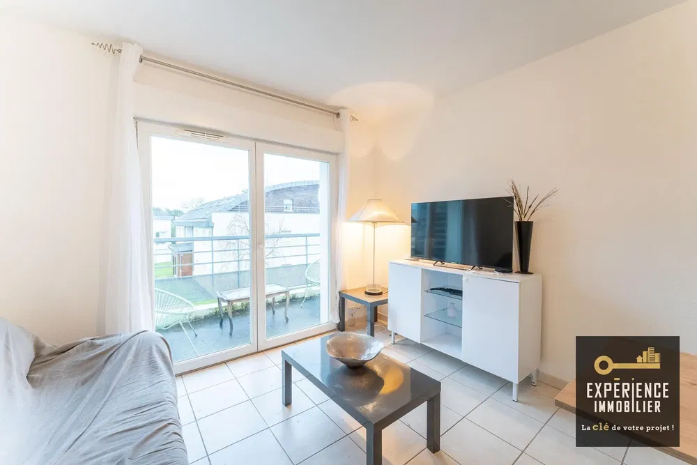 Cuisine; électroménager, parquet, lumière naturelle, style moderne