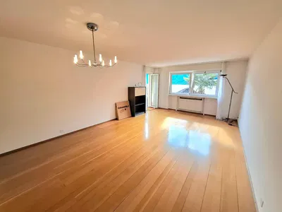 Cuisine; électroménager, parquet, lumière naturelle, style moderne