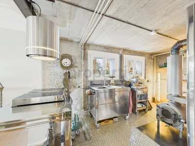 Wohnzimmer; holzboden, tageslicht, moderner stil