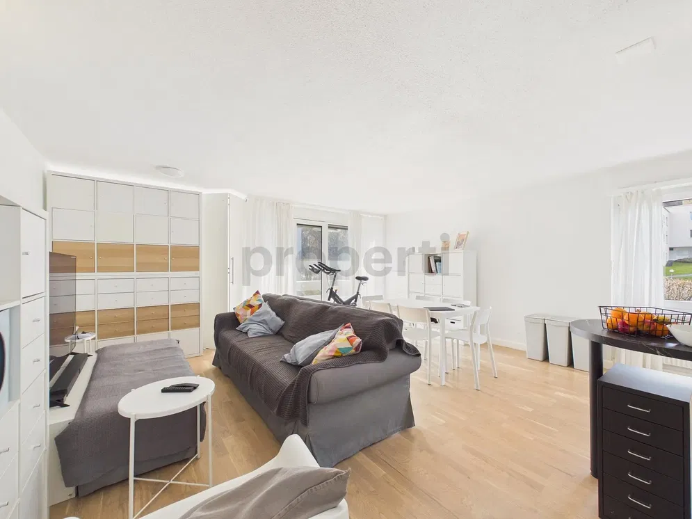 Küche; küchengeräte, holzboden, tageslicht, moderner stil