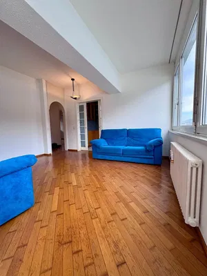 Küche; küchengeräte, holzboden, tageslicht, moderner stil