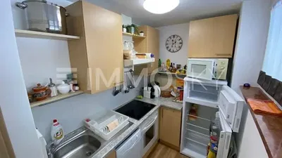 Küche; küchengeräte, holzboden, tageslicht, moderner stil