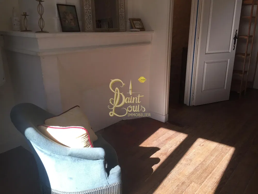 Küche; küchengeräte, holzboden, tageslicht, moderner stil