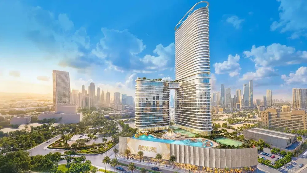 Кухиња; кухињски апарати, дрвени под, природно светло, модерни стил