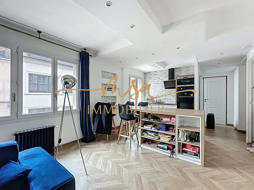 Wohnzimmer; holzboden, tageslicht, moderner stil