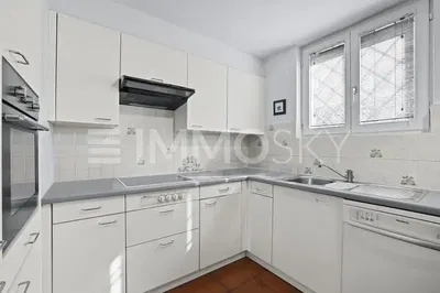 Küche; küchengeräte, holzboden, tageslicht, moderner stil