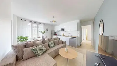 Küche; küchengeräte, holzboden, tageslicht, moderner stil