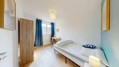 Küche; küchengeräte, holzboden, tageslicht, moderner stil