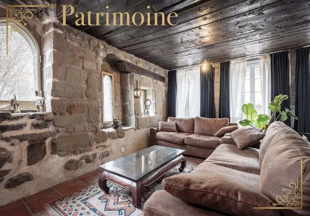 Kuchnia; sprzęt kuchenny, podłoga drewniana, światło dzienne, styl nowoczesny