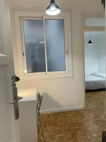 Küche; küchengeräte, holzboden, tageslicht, moderner stil