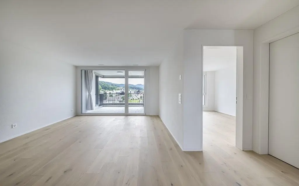 Küche; küchengeräte, holzboden, tageslicht, moderner stil