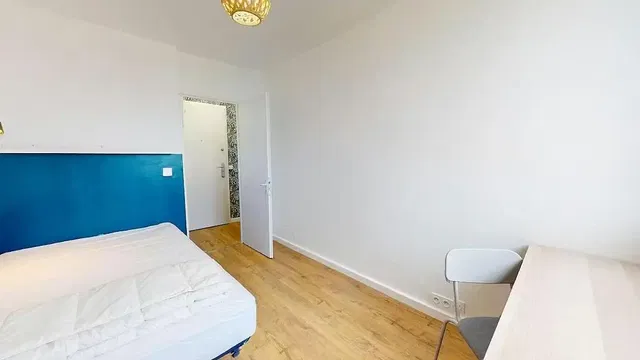 Küche; küchengeräte, holzboden, tageslicht, moderner stil