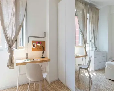 Cuisine; électroménager, parquet, lumière naturelle, style moderne