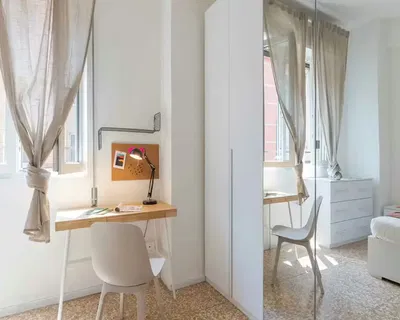 Cuisine; électroménager, parquet, lumière naturelle, style moderne